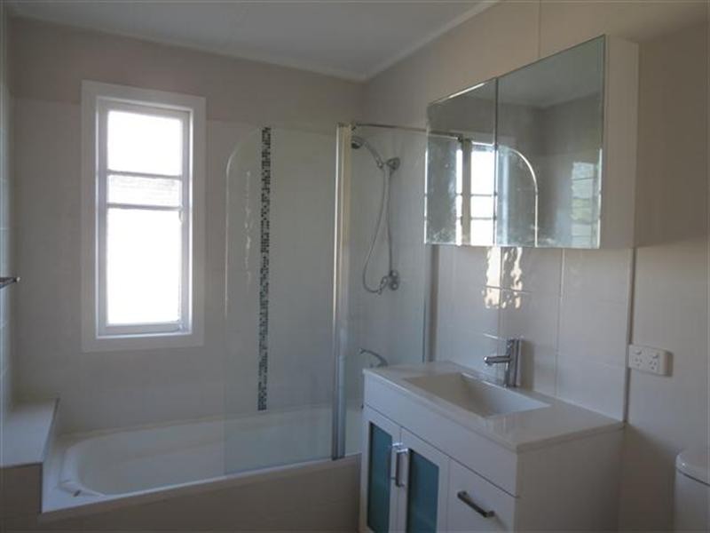 7 Queen Street, Roma QLD 4455