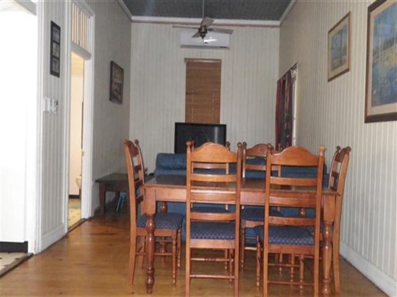 62 Raglan Street, Roma QLD 4455