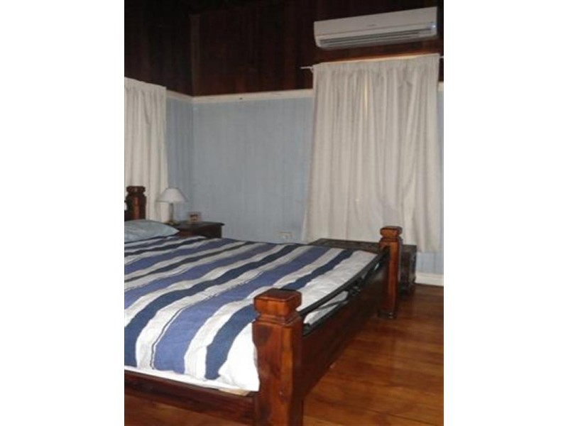 62 Raglan Street, Roma QLD 4455