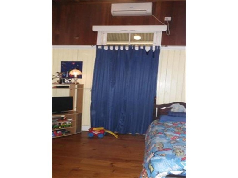 62 Raglan Street, Roma QLD 4455