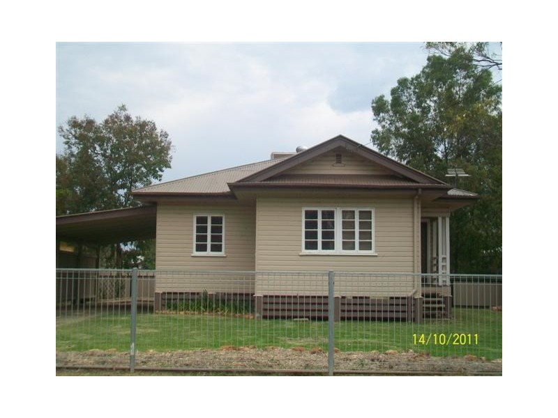 64 Northern Road, Roma QLD 4455