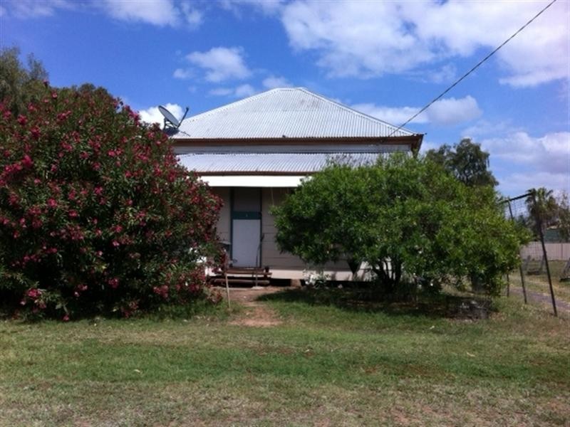 15 Major Street, Roma QLD 4455