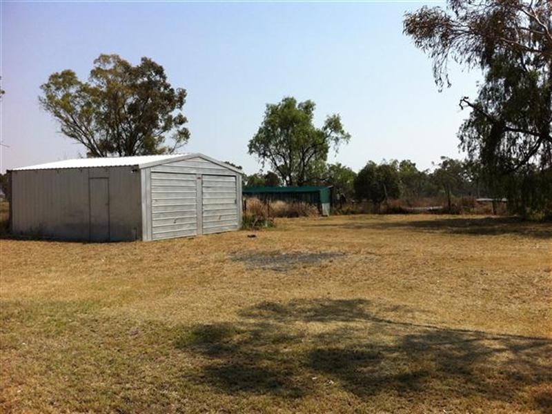 12 School Street, Amby QLD 4462