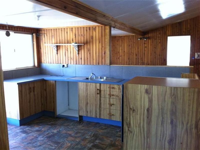 12 School Street, Amby QLD 4462