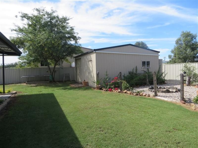 22 Mullavey Street, Roma QLD 4455