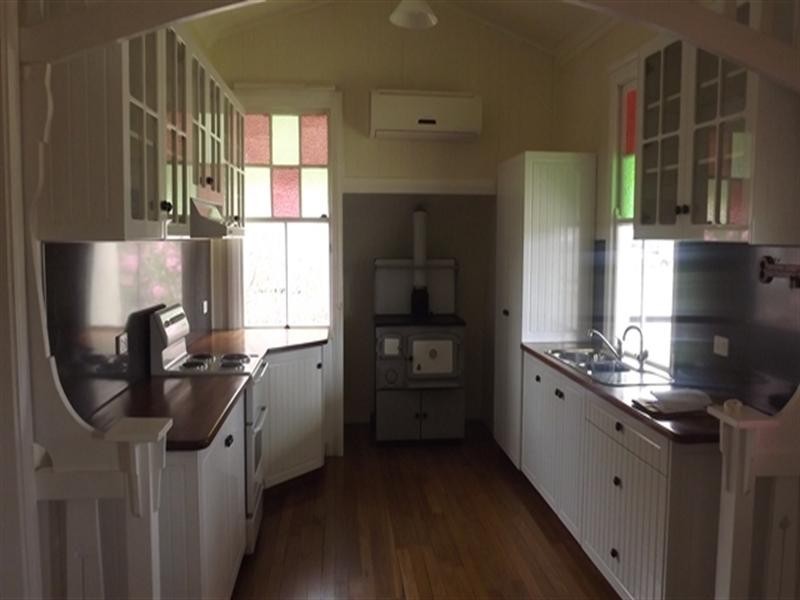 7 Alfred Street, Roma QLD 4455