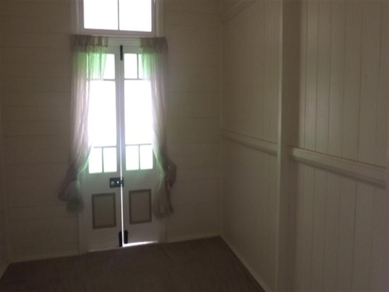 7 Alfred Street, Roma QLD 4455