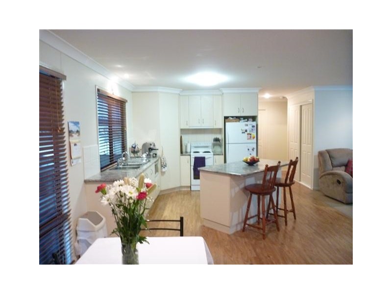 27 Robusta Drive, Roma QLD 4455