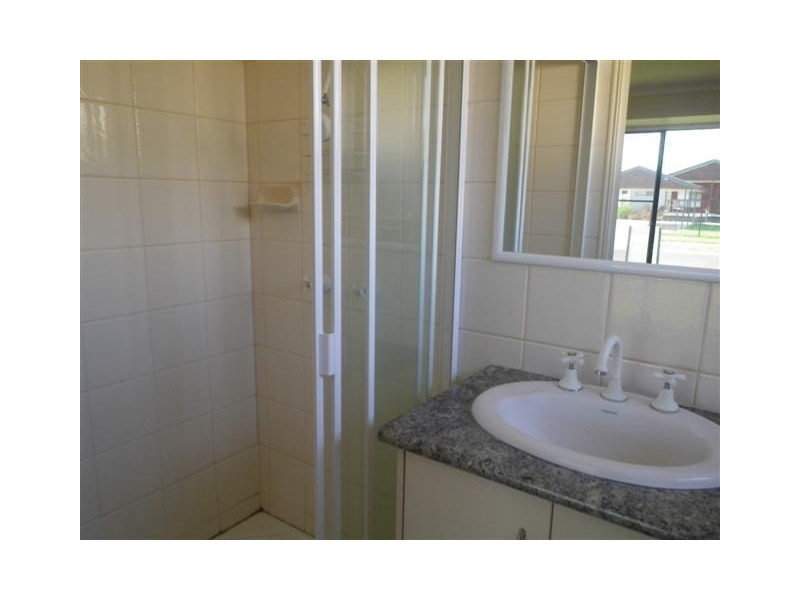 27 Robusta Drive, Roma QLD 4455