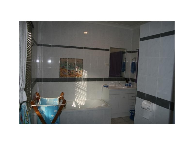 18 Crawford Street, Roma QLD 4455