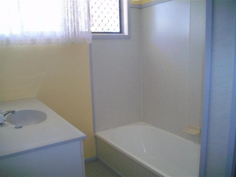 14 Holland Street, Roma QLD 4455