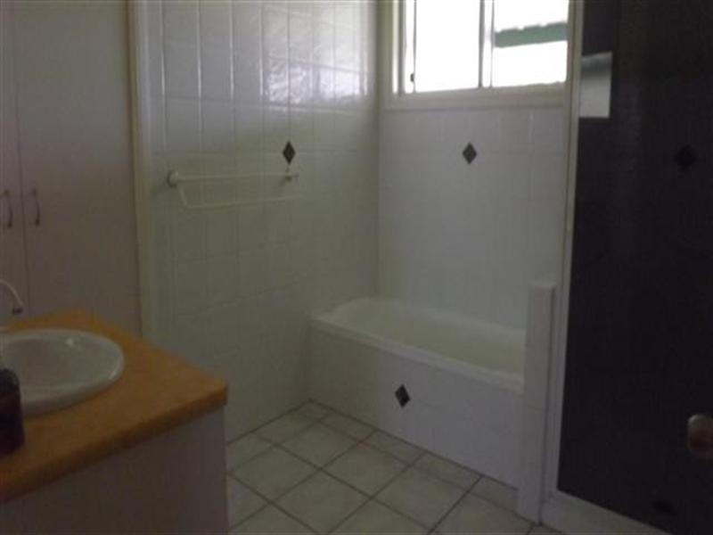 17 Rosedale Close, Roma QLD 4455