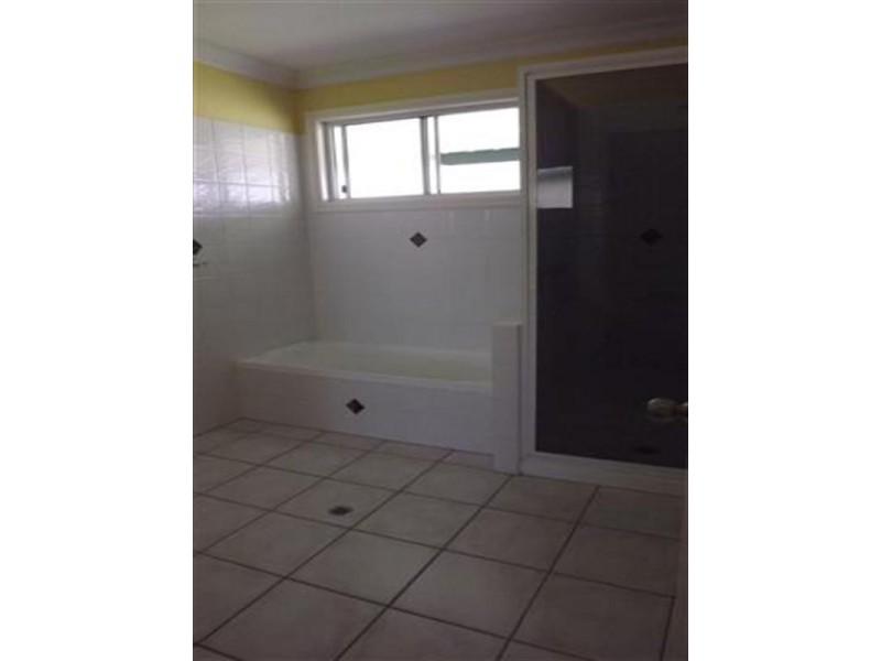 17 Rosedale Close, Roma QLD 4455