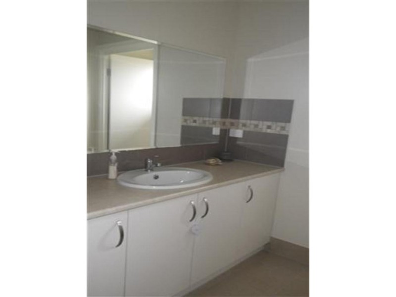 48 Duke Street, Roma QLD 4455