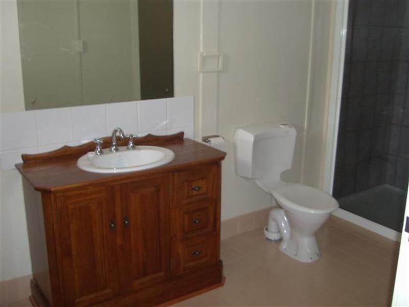 8 Lewis, Roma QLD 4455