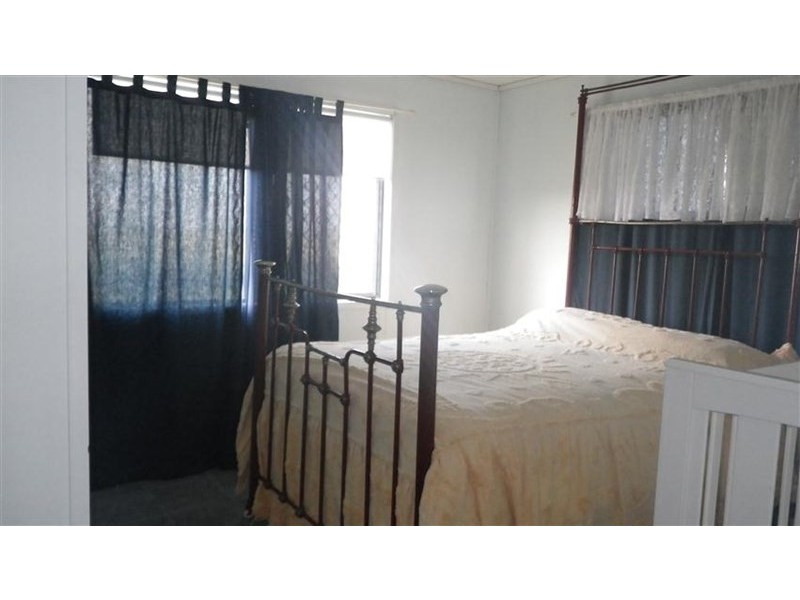 144 Bourne Drive, Roma QLD 4455