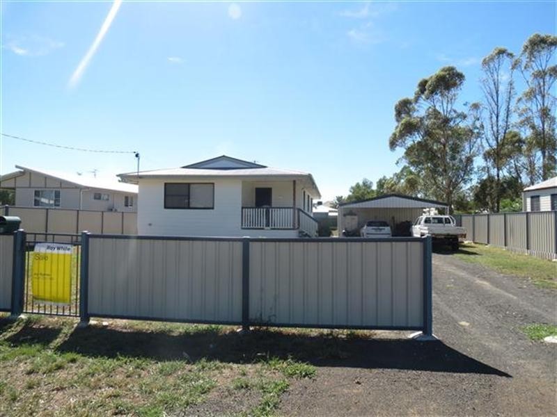 64 Hawthorne Street, Roma QLD 4455