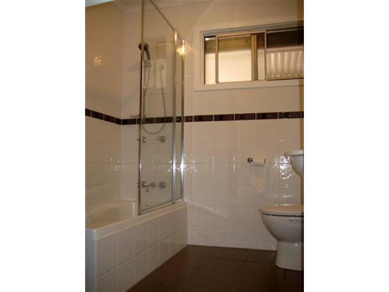 76 Bowen Street, Roma QLD 4455