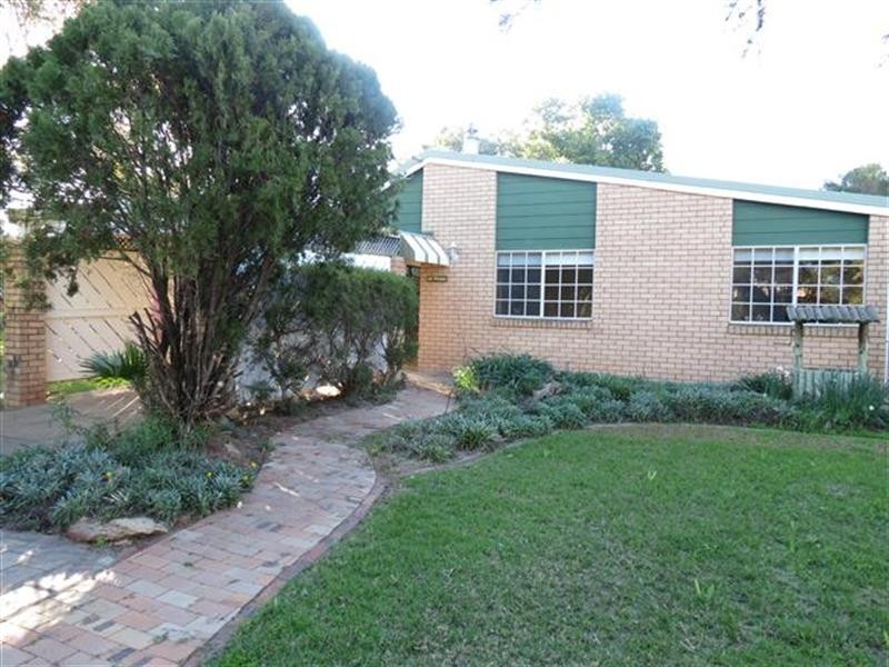 25 Alexander Avenue, Roma QLD 4455