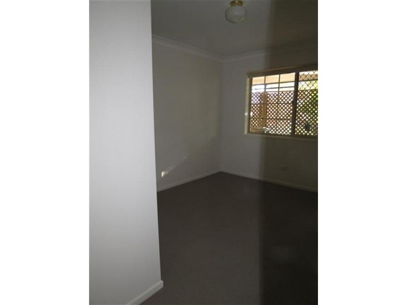 25 Alexander Avenue, Roma QLD 4455