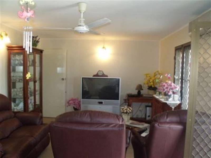 15 Flinders Street, Yuleba QLD 4427