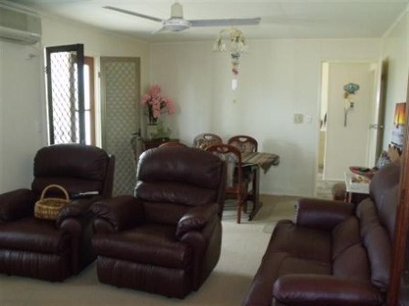 15 Flinders Street, Yuleba QLD 4427