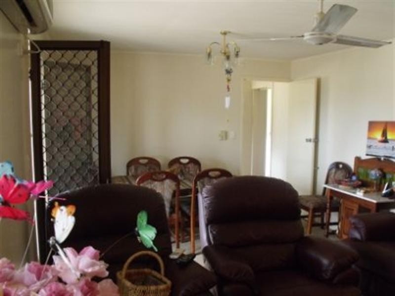 15 Flinders Street, Yuleba QLD 4427