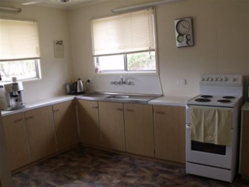 15 Flinders Street, Yuleba QLD 4427