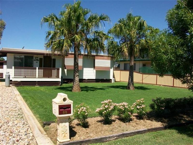 88 Hawthorne Street, Roma QLD 4455