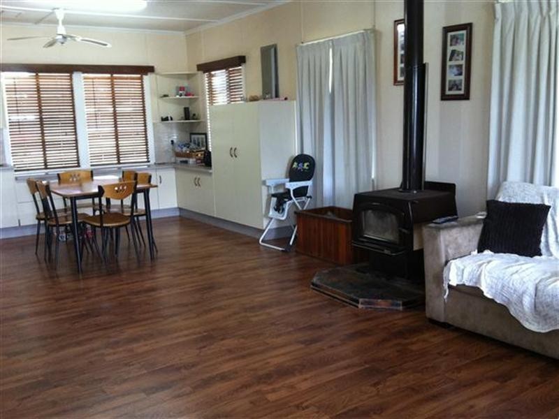 32 Hoffman Street, Roma QLD 4455