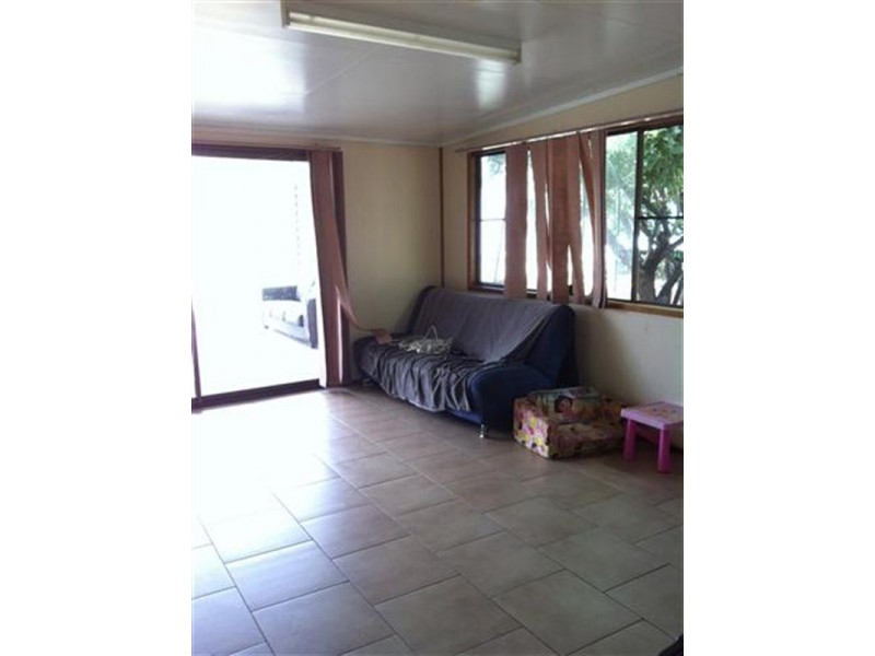 32 Hoffman Street, Roma QLD 4455