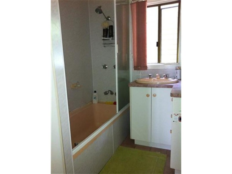 32 Hoffman Street, Roma QLD 4455