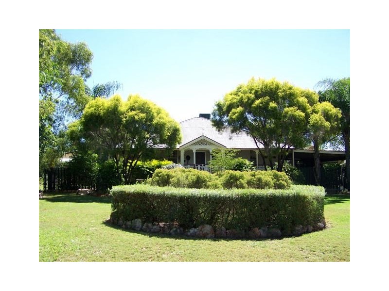 24 Queen Street, Roma QLD 4455