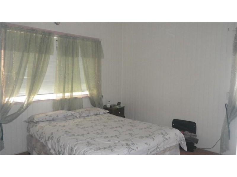 15 Crawford Street, Roma QLD 4455