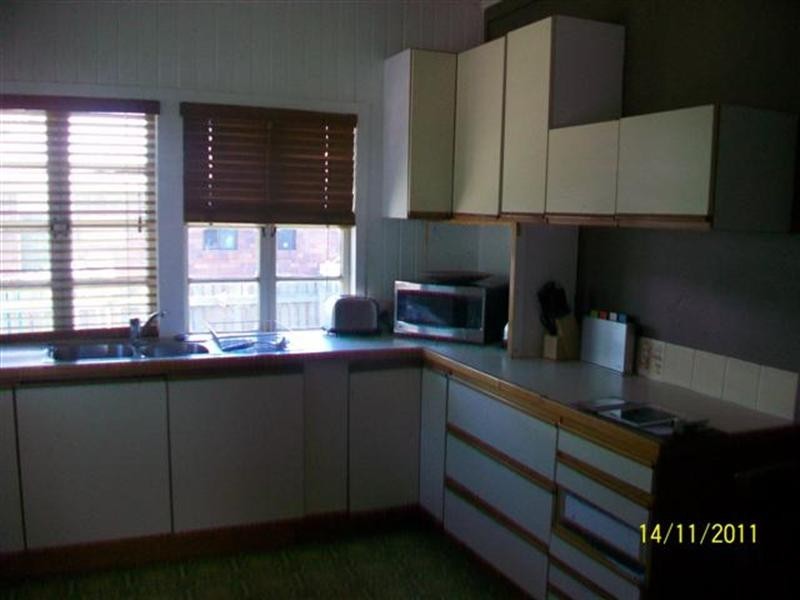 64 Northern Road, Roma QLD 4455