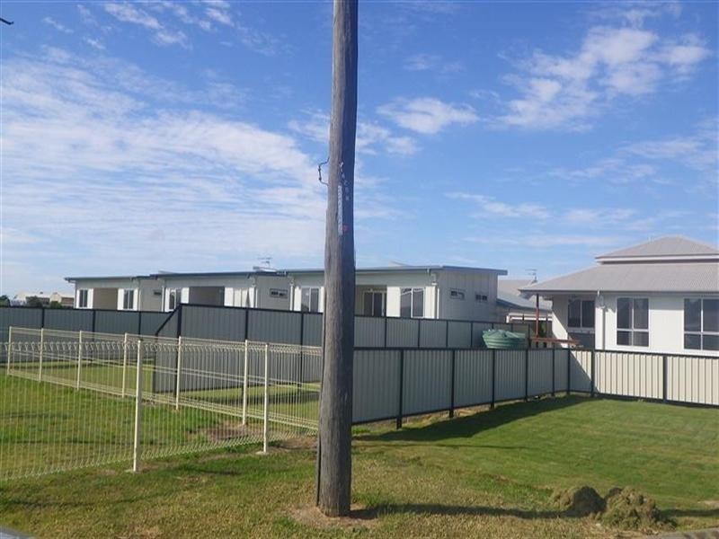 3/2 Harms Street, Roma QLD 4455