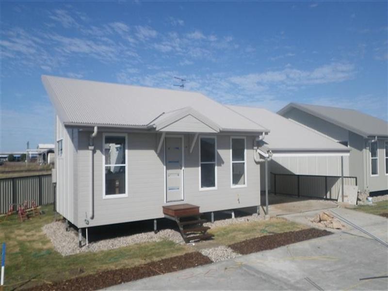 4/2 Harms Street, Roma QLD 4455