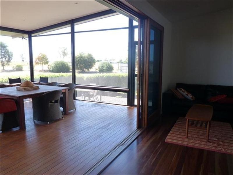 128 Bourne Drive, Roma QLD 4455