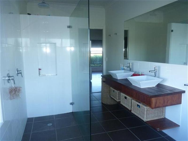 128 Bourne Drive, Roma QLD 4455