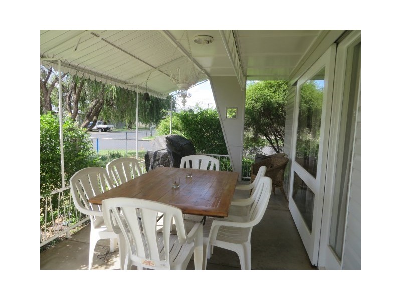 40 Taylor Street, Roma QLD 4455