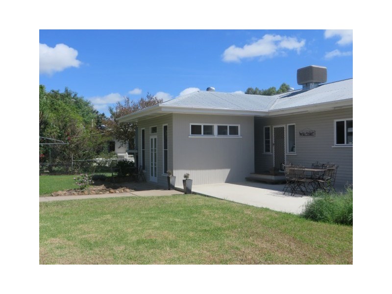 40 Taylor Street, Roma QLD 4455