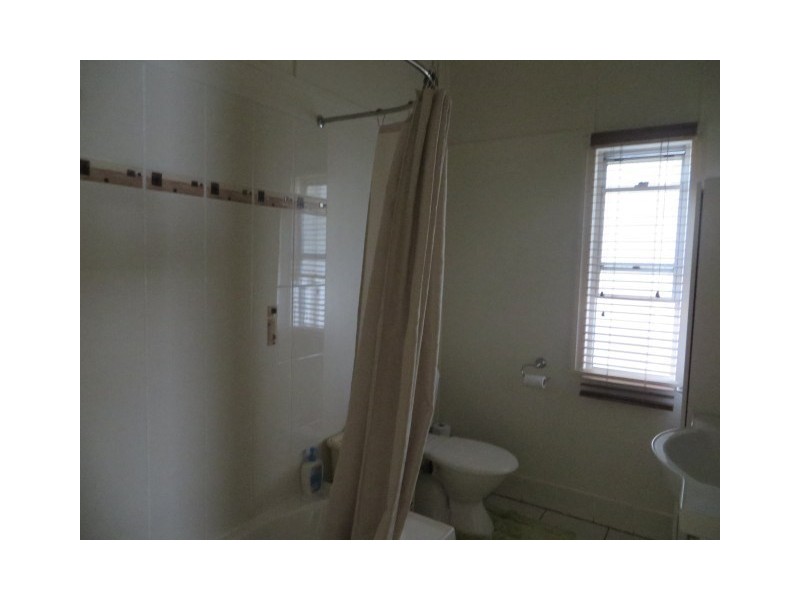 40 Taylor Street, Roma QLD 4455