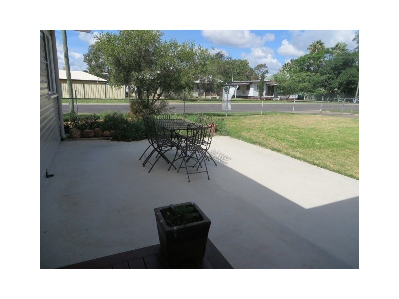 40 Taylor Street, Roma QLD 4455