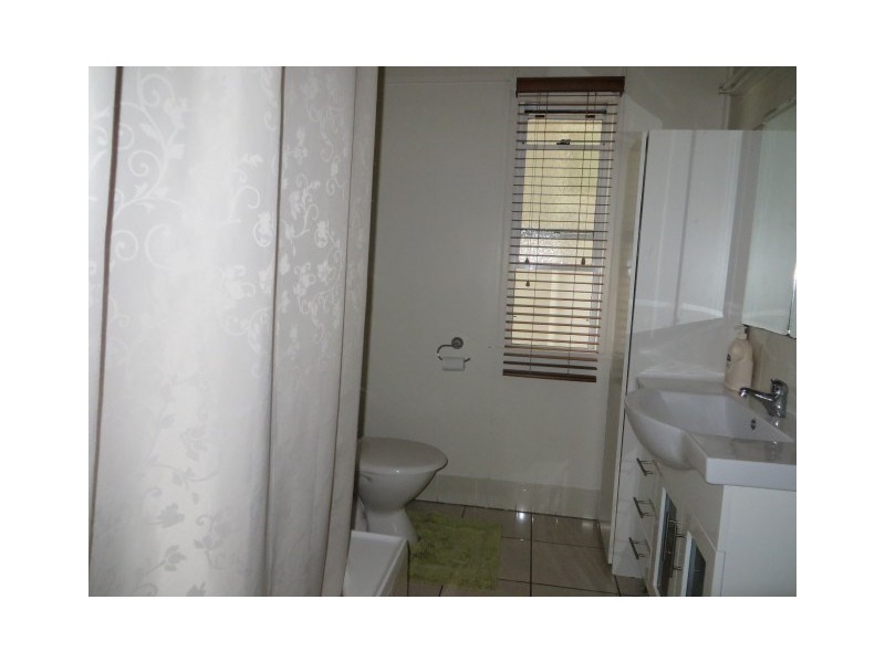 40 Taylor Street, Roma QLD 4455