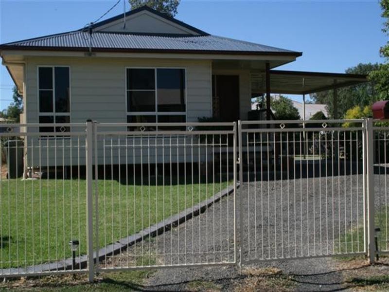 3 Bond Street, Roma QLD 4455