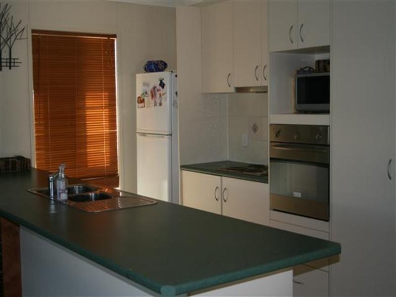 3 Bond Street, Roma QLD 4455