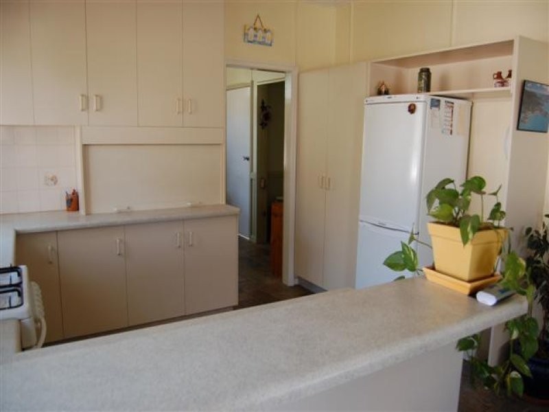 2 Laman Street, Roma QLD 4455