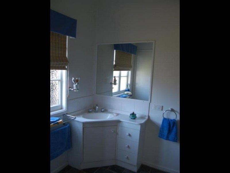 2 Laman Street, Roma QLD 4455