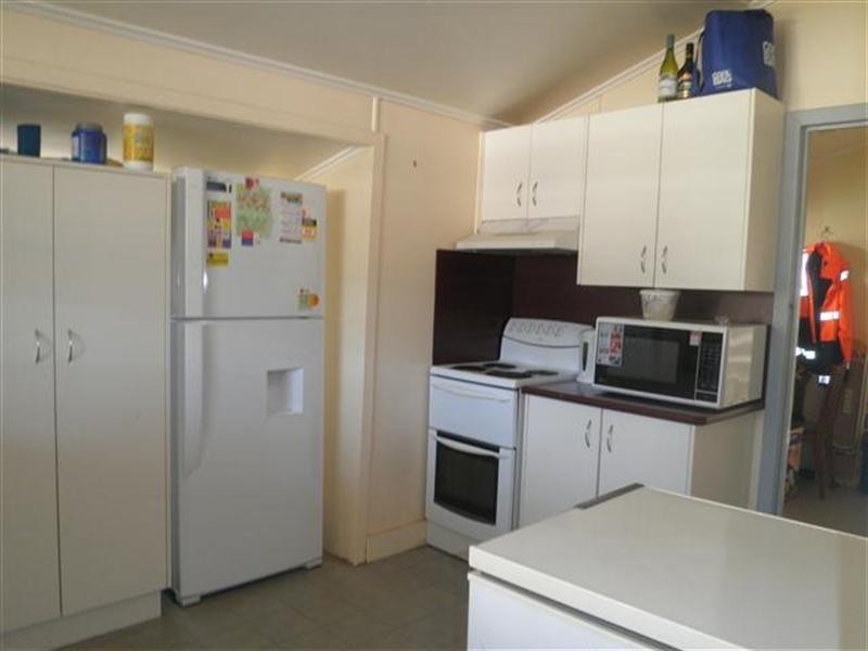 74 Northern Road, Roma QLD 4455