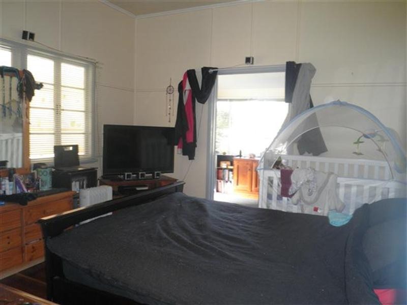 74 Northern Road, Roma QLD 4455